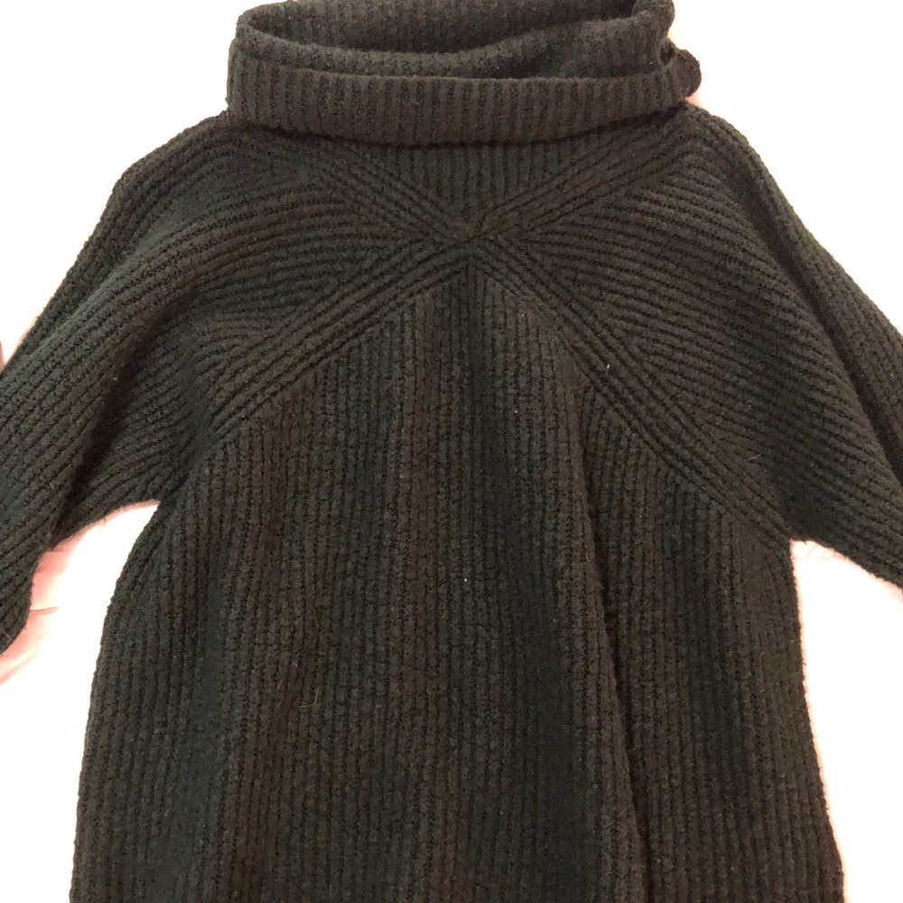 Dark green XLE the label sweater